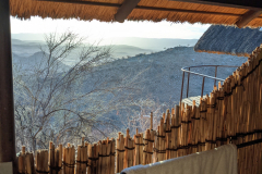 Ausblick-beim-Duschen-Etambura